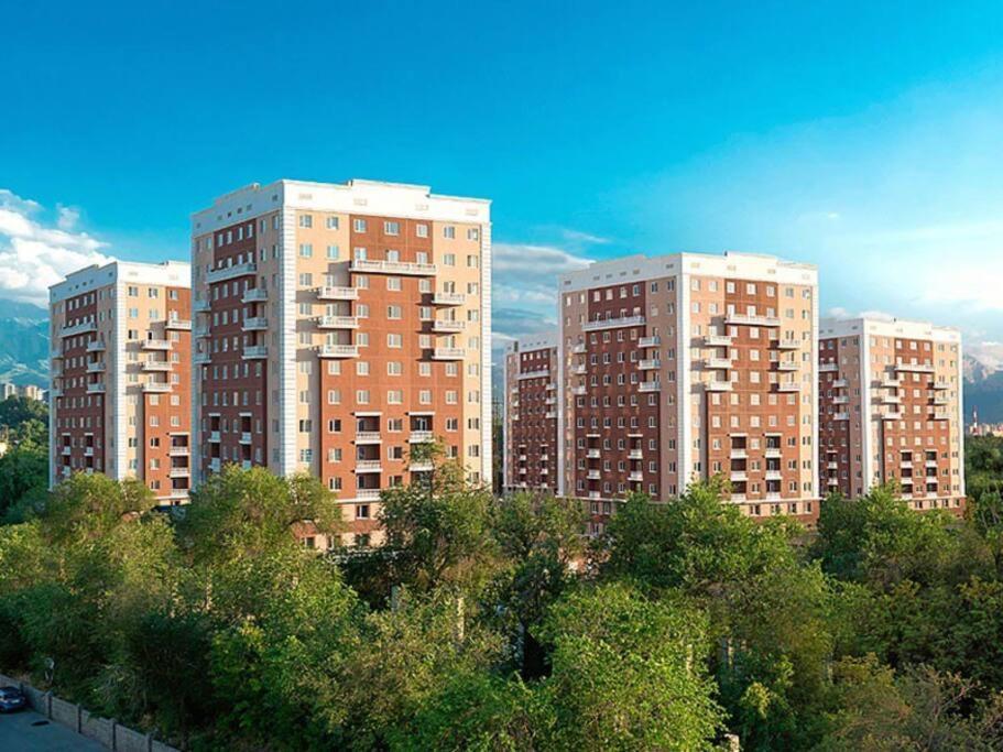 Уютная Квартира В Центре Возле Адк Alma-Ata Exteriör bild